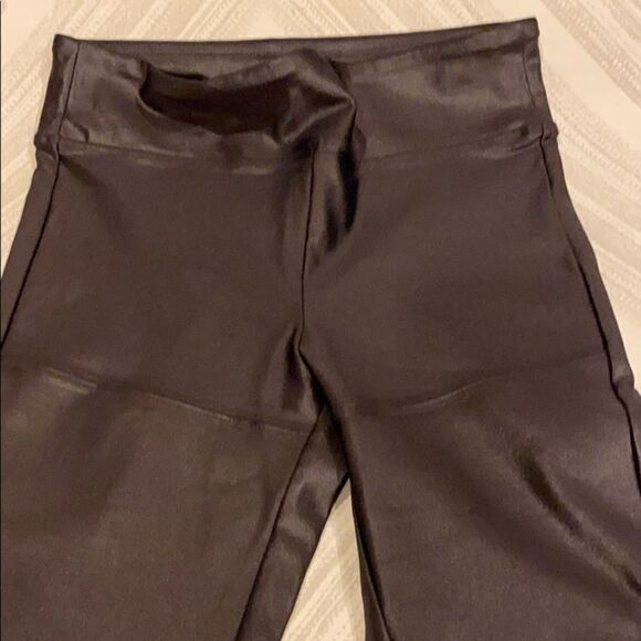 Koral Lead Moto High Rise Infinity Leggings - Multiple Sizes - Picture 3 of 8